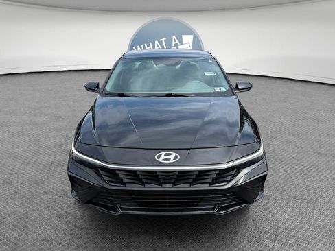 Used 2024 Hyundai Elantra SEL FWD image 9
