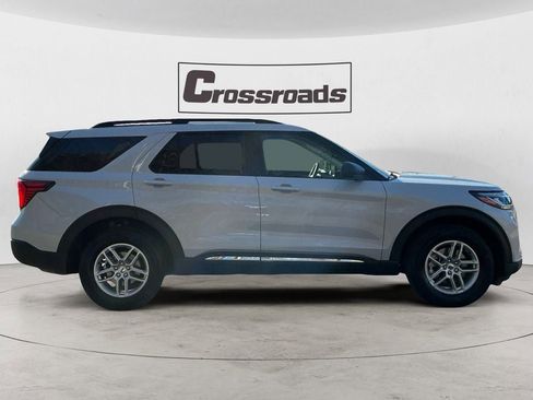 Used 2025 Ford Explorer Active image 6