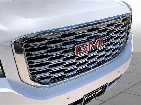 Used 2019 GMC Yukon Denali w/ Denali Ultimate Package AWD/4WD image 30