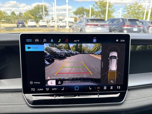 New 2025 Volkswagen Tiguan SE R-Line image 19