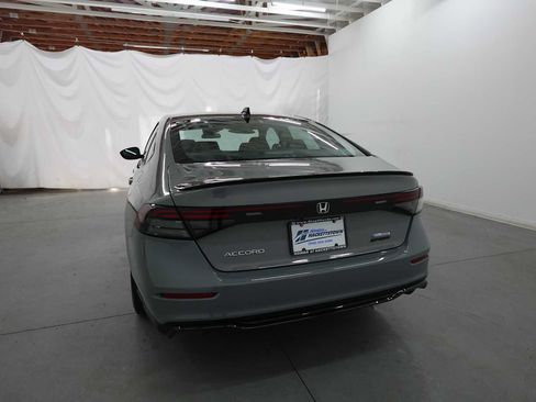 Used 2025 Honda Accord Sport image 7