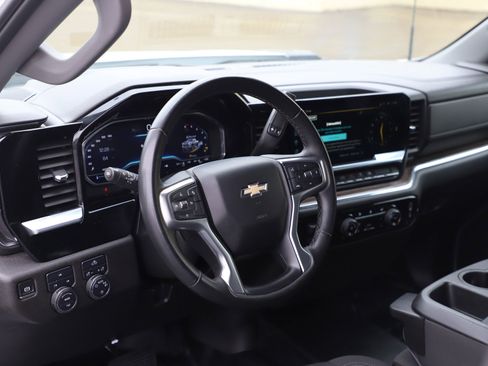Used 2024 Chevrolet Silverado 2500 LT AWD/4WD image 20