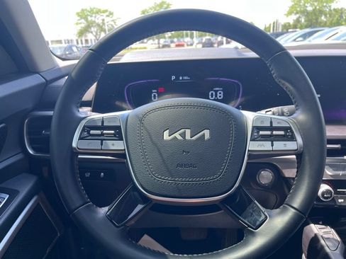 Certified 2025 Kia Telluride S FWD image 13