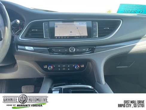 Used 2023 Buick Enclave Essence w/ Experience Buick Package AWD/4WD image 18