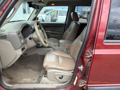 Used 2008 Jeep Commander Sport AWD/4WD image 18