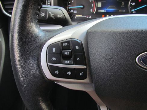 Used 2022 Ford Explorer XLT w/ Equipment Group 202A RWD image 16