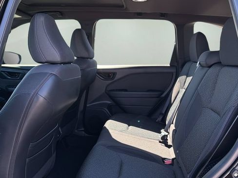 Used 2025 Subaru Forester Premium AWD/4WD image 18