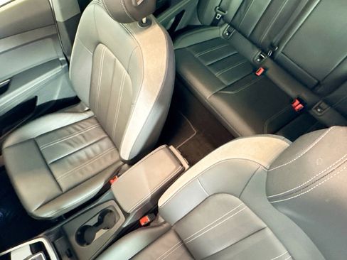 Used 2025 Audi Q4 e-tron Premium Plus image 19