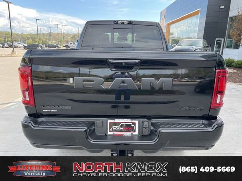 New 2026 RAM 2500 Laramie AWD/4WD image 19