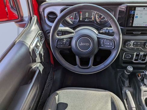 Used 2025 Jeep Wrangler Unlimited Sport AWD/4WD image 15