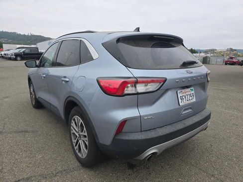 Used 2022 Ford Escape SEL w/ Technology Package FWD image 2