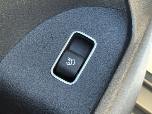 Used 2021 Mercedes-Benz GLE 350 w/ 3rd Row Seat Package image 25