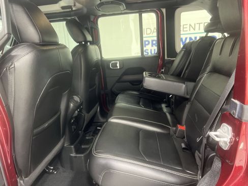Used 2022 Jeep Wrangler Unlimited Sahara w/ Cold Weather Group AWD/4WD image 22