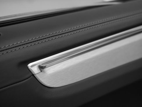 Used 2025 Porsche Macan image 49