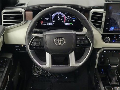 Used 2025 Toyota Sequoia Capstone AWD/4WD image 15