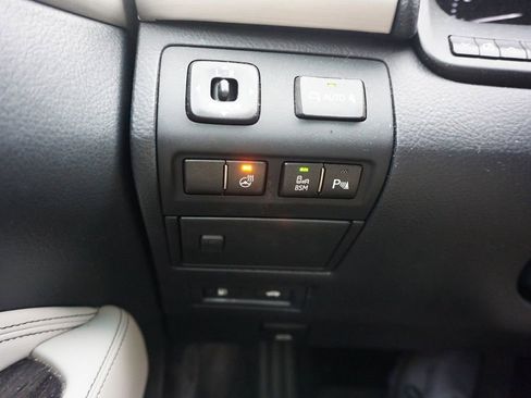 Used 2016 Lexus LS 460 w/ Comfort Package image 4