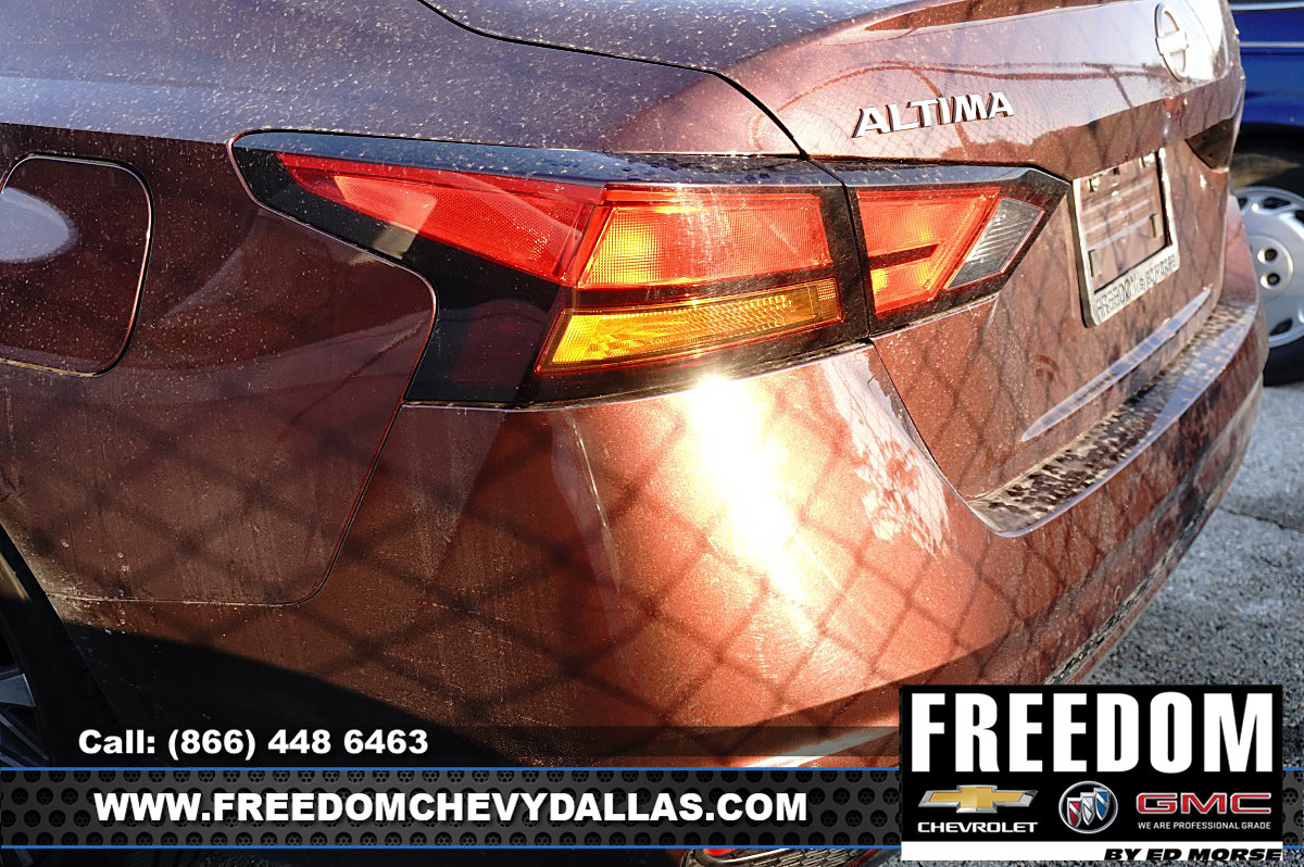Used 2024 Nissan Altima 2.5 SV FWD image 7