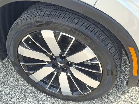 Used 2025 Mitsubishi Outlander SE AWD/4WD image 9