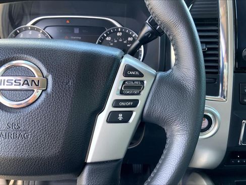 Used 2020 Nissan Titan SV w/ SV Convenience Package RWD image 25