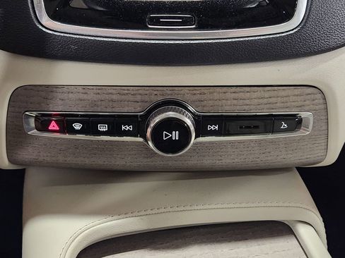 Used 2022 Volvo XC90 T6 Inscription w/ Advanced Package image 38