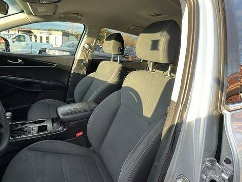 Used 2019 Kia Sorento L FWD image 14