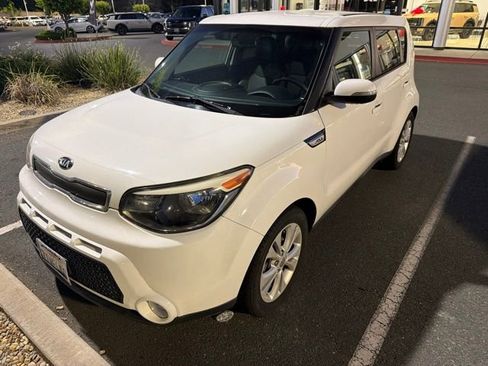 Used 2016 Kia Soul ! FWD image 1