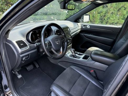 Used 2019 Jeep Grand Cherokee Altitude AWD/4WD image 13