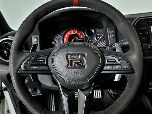 Used 2020 Nissan GT-R NISMO AWD/4WD image 26