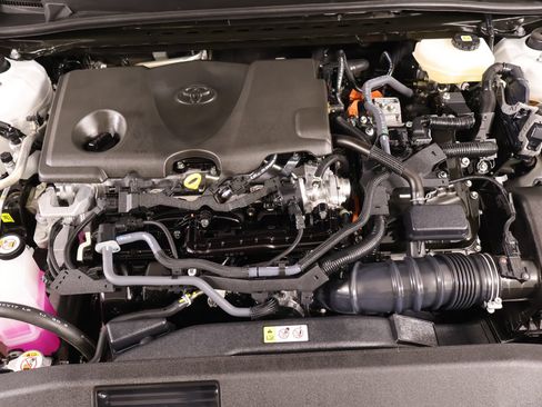 Used 2025 Toyota Camry LE w/ Convenience Package FWD image 18