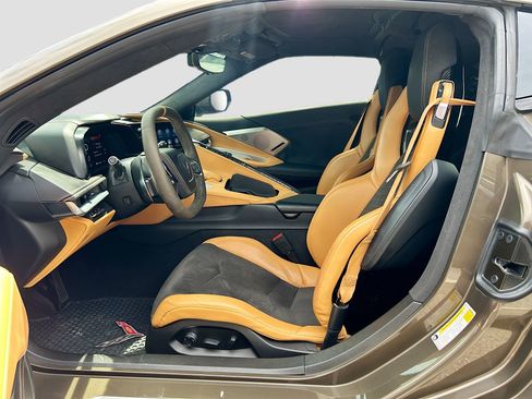 Used 2021 Chevrolet Corvette Stingray Premium Cpe w/ Z51 Performance Package image 19