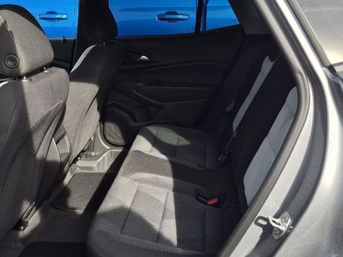 Used 2024 Chevrolet Trax LS w/ Driver Confidence Package FWD image 6