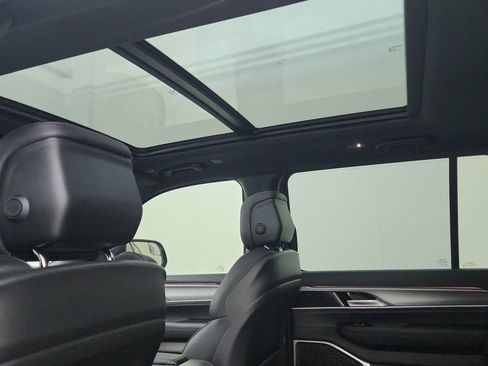 New 2025 Jeep Wagoneer L Series II image 31