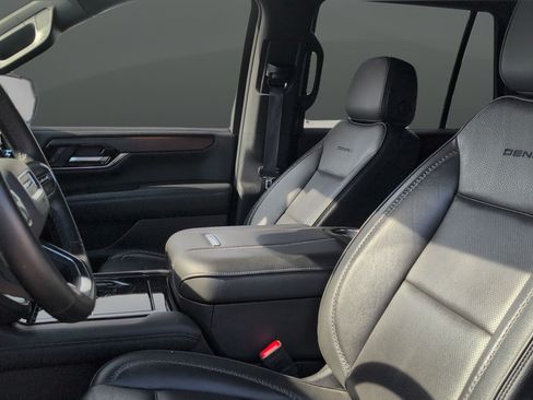 Used 2025 GMC Yukon Denali AWD/4WD image 11