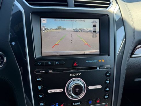 Used 2018 Ford Explorer Platinum AWD/4WD image 21