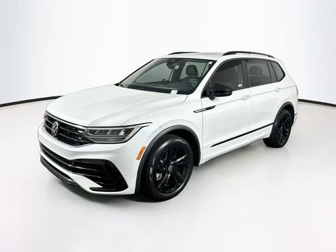 Used 2023 Volkswagen Tiguan SE R-Line FWD image 3