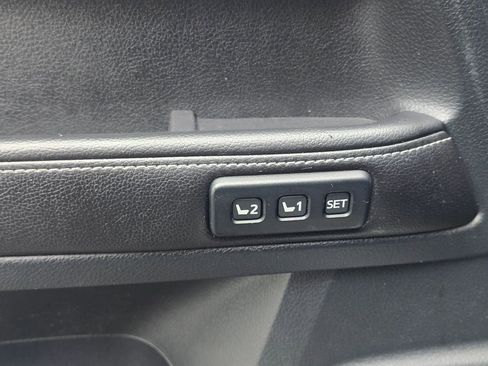 Used 2015 Toyota 4Runner Limited image 24