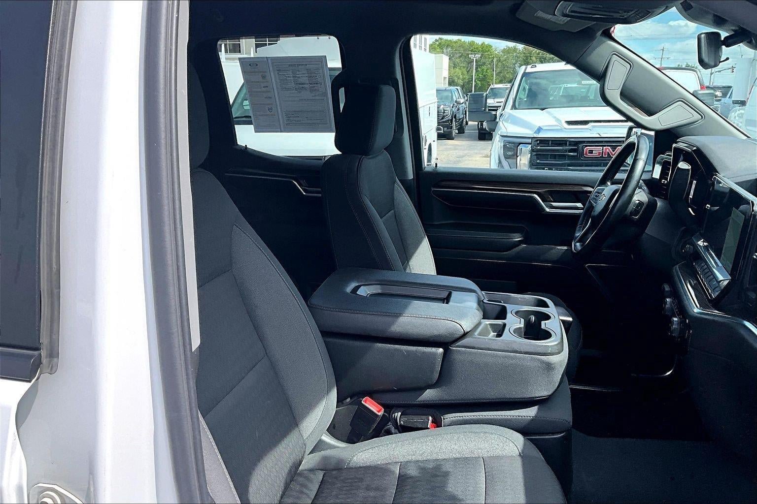 Used 2023 Chevrolet Silverado 1500 LT w/ Protection Package AWD/4WD image 7