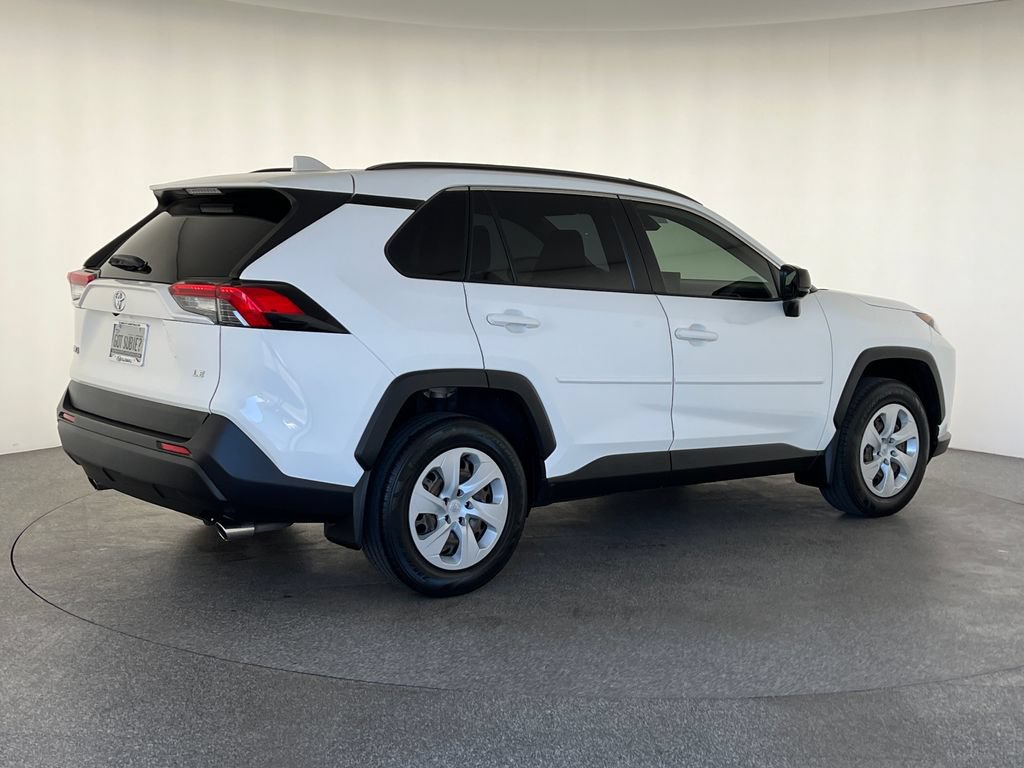Used 2019 Toyota RAV4 LE w/ Carpet Mat Package FWD image 3
