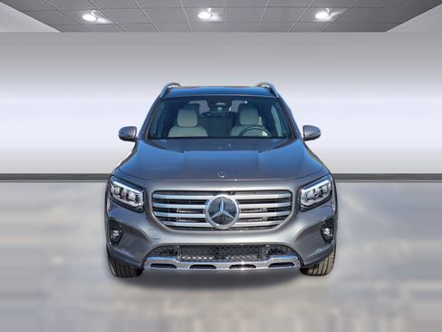 Used 2026 Mercedes-Benz GLB 250 4MATIC image 4
