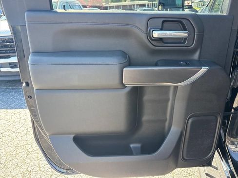 Used 2022 GMC Sierra 2500 AT4 w/ AT4 Premium Plus Package AWD/4WD image 18