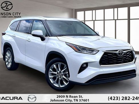 Used 2025 Toyota Highlander Limited AWD/4WD image 12