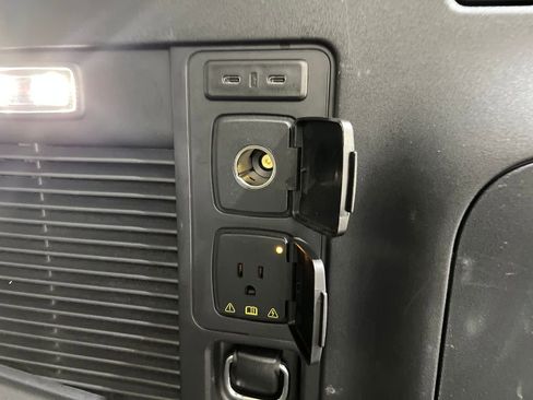Used 2025 Ford Expedition Platinum AWD/4WD image 43