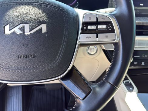 Used 2024 Kia Telluride EX w/ EX Captain's Chair Package FWD image 15