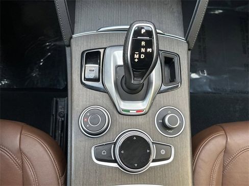Used 2022 Alfa Romeo Stelvio Ti image 34