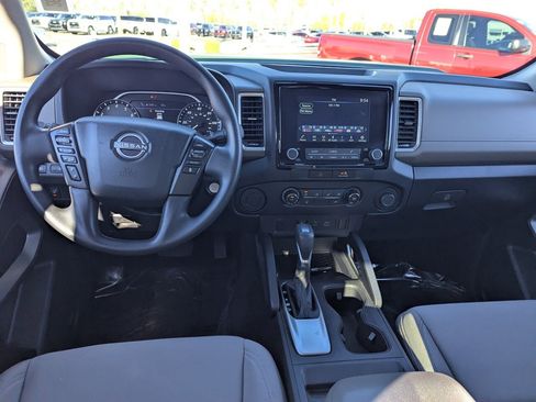 Certified 2022 Nissan Frontier SV w/ Technology Package image 16