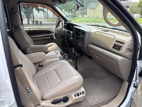 Used 2002 Ford Excursion Limited AWD/4WD image 16