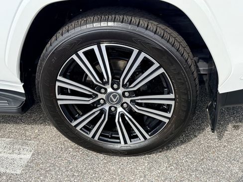 Certified 2025 Lexus LX 700h Luxury image 9