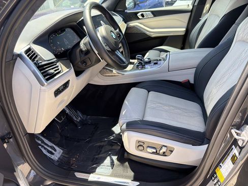 Used 2021 BMW X7 M50i AWD/4WD image 15
