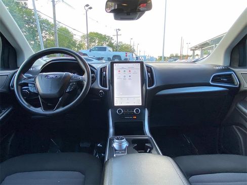 Used 2023 Ford Edge SE image 17