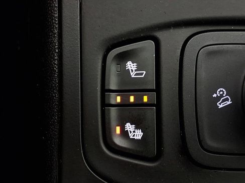 Used 2018 GMC Terrain SLE w/ Driver Convenience Package image 16